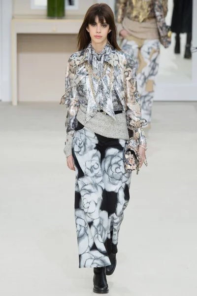 Look 43